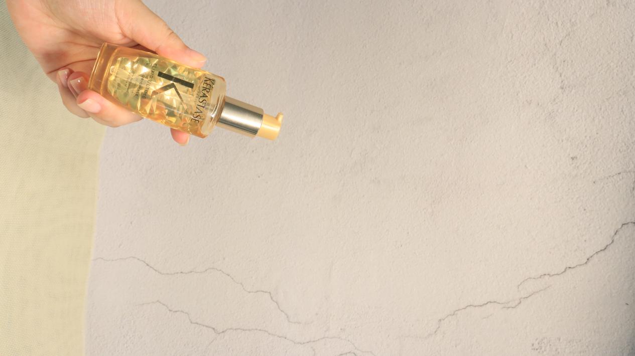 哭死!头发翘起来怎么办?发型师教你头发精油正确的使用方法