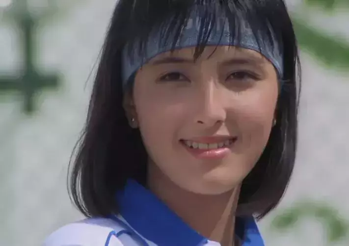 张学友|张学友与58岁女星聚会，搂肩贴脸合影一脸甜笑，相识多年感情深厚