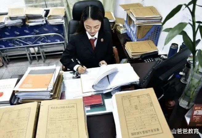 大学生|远离霸凌保平安,北大学霸果断放弃体制内工作,抑郁症不治而愈