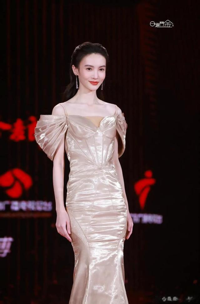 春晚|金晨主持央视电视剧盛典