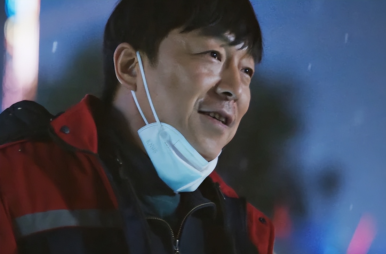 没想到,2023年才过一半,48岁黄渤竟以这样的方式,败光观众缘