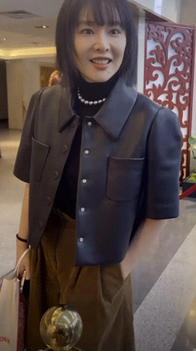 大嫂高叶换发型,全新妆造遭吐槽,网友喊话:造型师给我滚出来