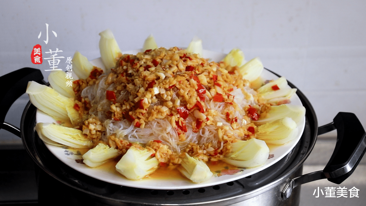 除夕年夜饭，老话说“5样不上桌，来年一场空”，“5样”指的啥？有啥讲究