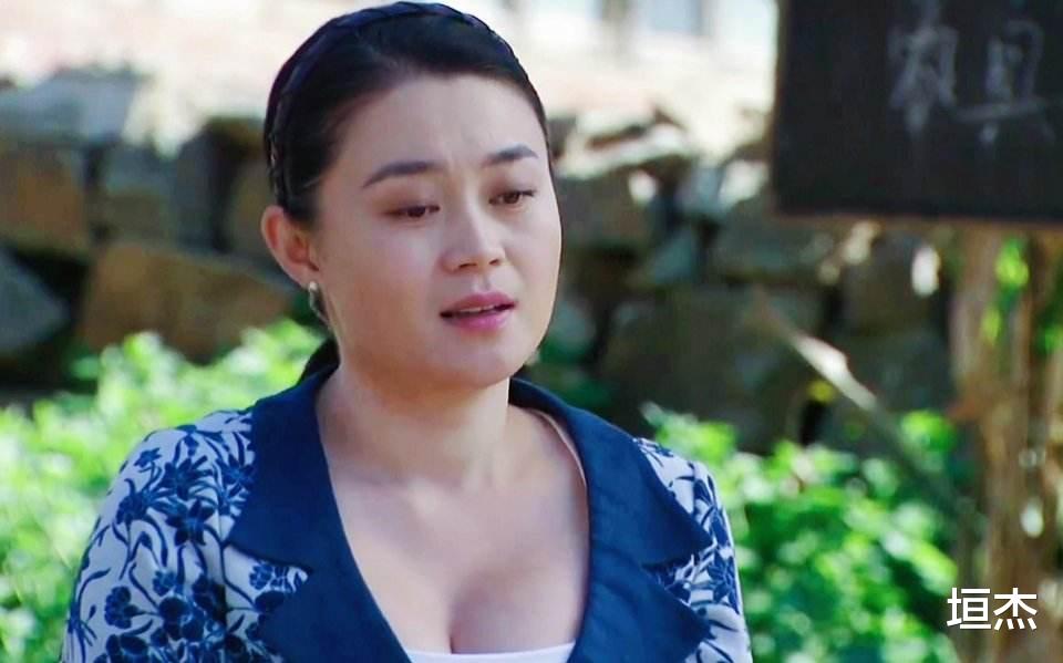 关婷娜|“污言秽语”成了唯一标签，关婷娜的遭遇，是娱乐圈的悲哀