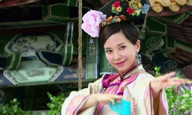 12年前，那个倒贴3套房嫁到河南农村的混血港姐郭羡妮，怎样了？