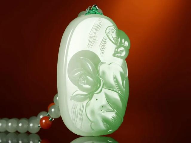 和田玉“翠青”：珍稀玉色逆势崛起，市场新宠引领收藏新潮流