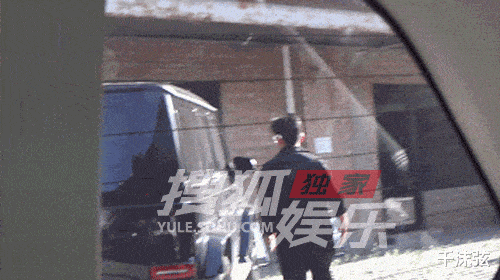 王宝强|王宝强携女友去公司，女方肚凸疑似怀孕，冯清接手百万大G当司机