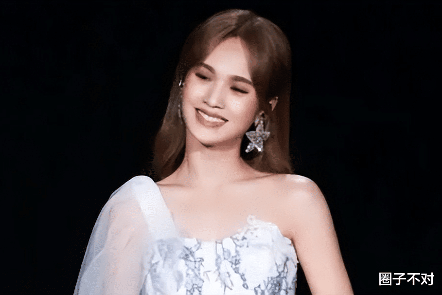 别着急封杀她,让全世界都看看她有多蠢,这下3个人全凉了!