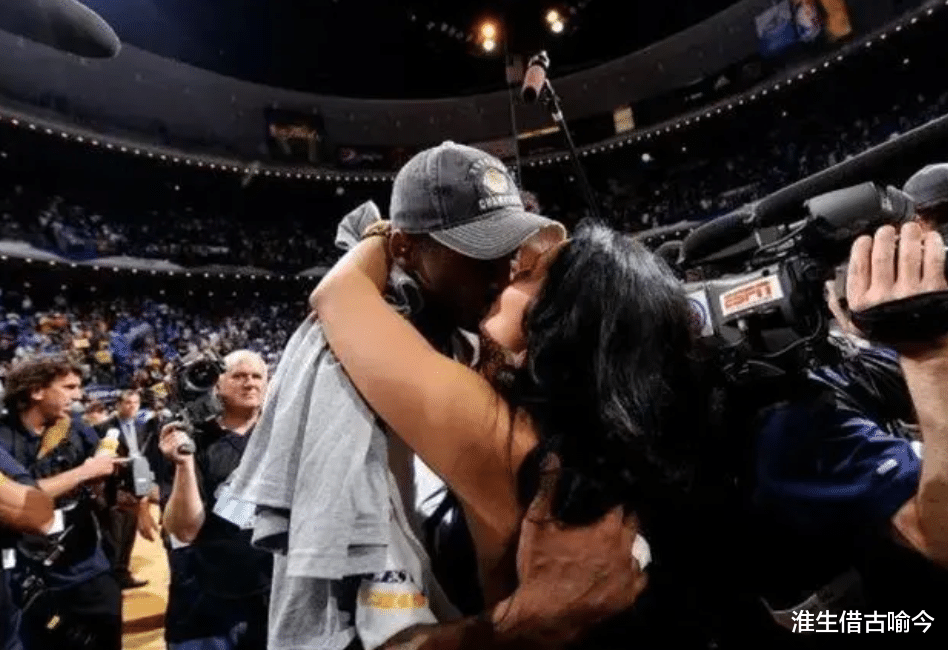 科比41岁遗孀瘦了，穿小金裙好美抢了卡戴珊风头, 曾胖到过200斤