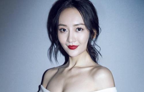 王鸥|40岁王鸥的单身困境:你在爱情要走的弯路,从童年起就注定了