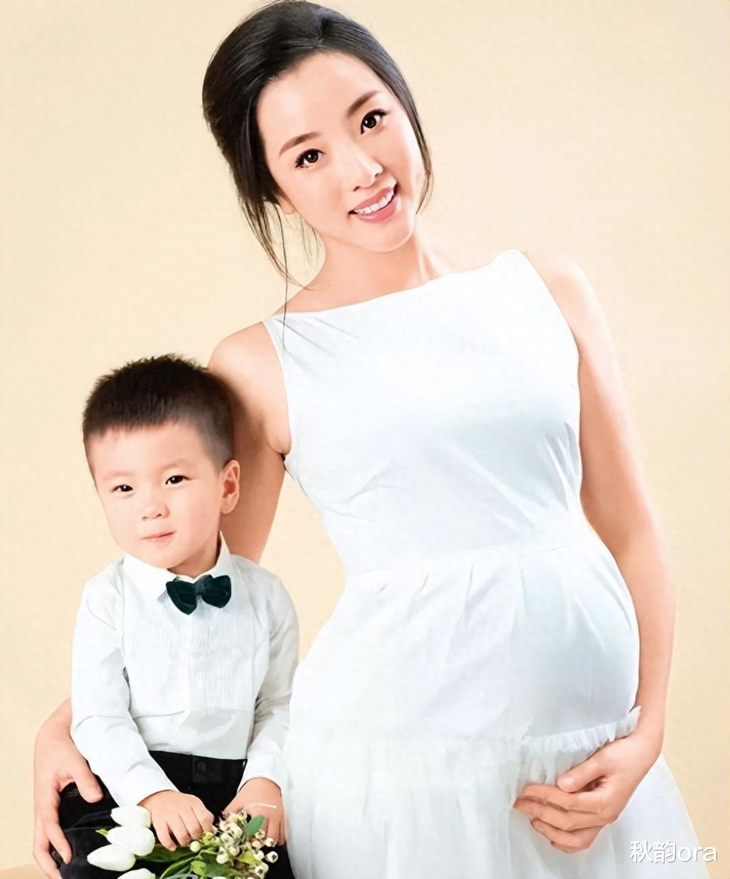 善恶到头终有报!央视主持人李思思,已经活成了一个笑话