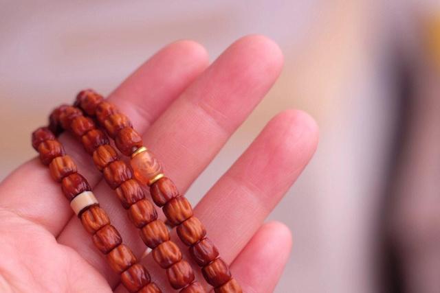 文玩|文玩“牛筋红”没有那么难?玩这6种文玩,都能盘出牛筋红!