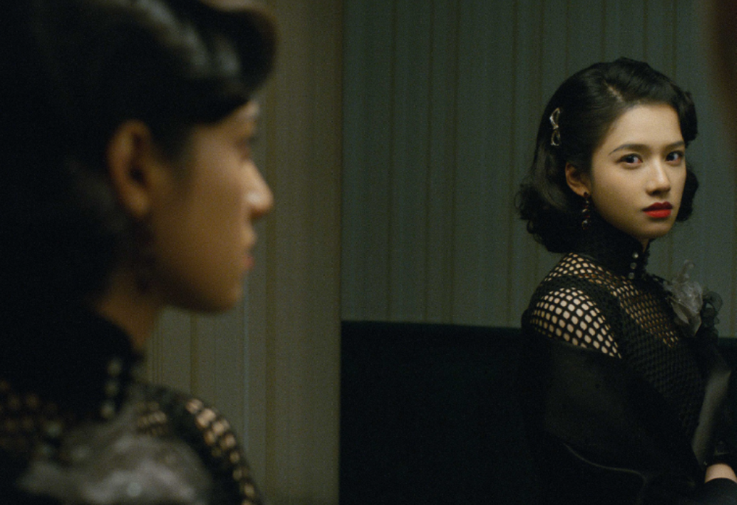 王一博|23岁张婧仪在新片中脸上写满故事感，和王一博那条线却让人意难平