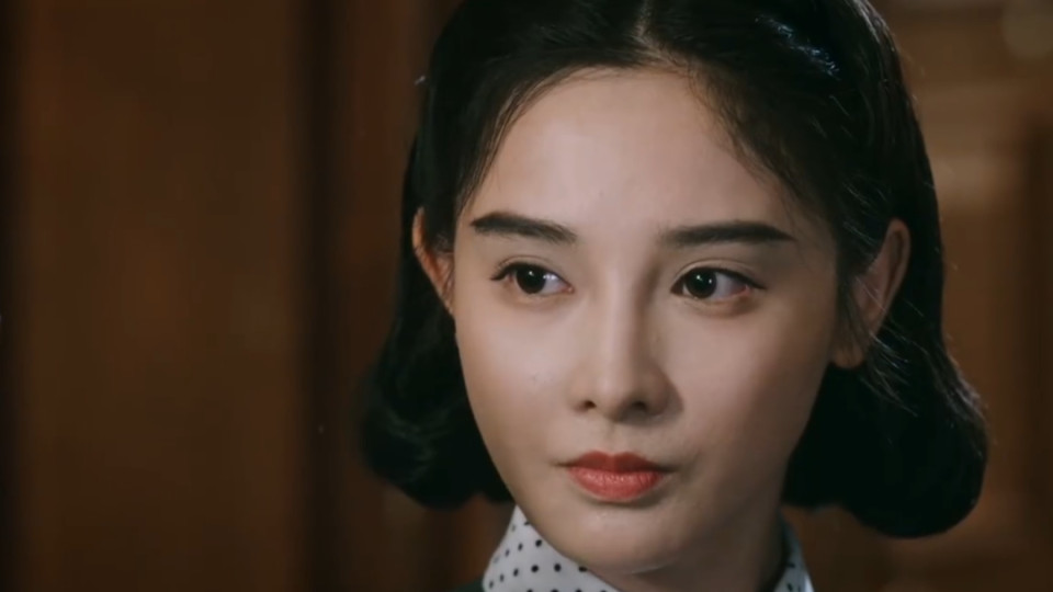 33岁的彭小苒，终于为自己的“整容”付出了代价