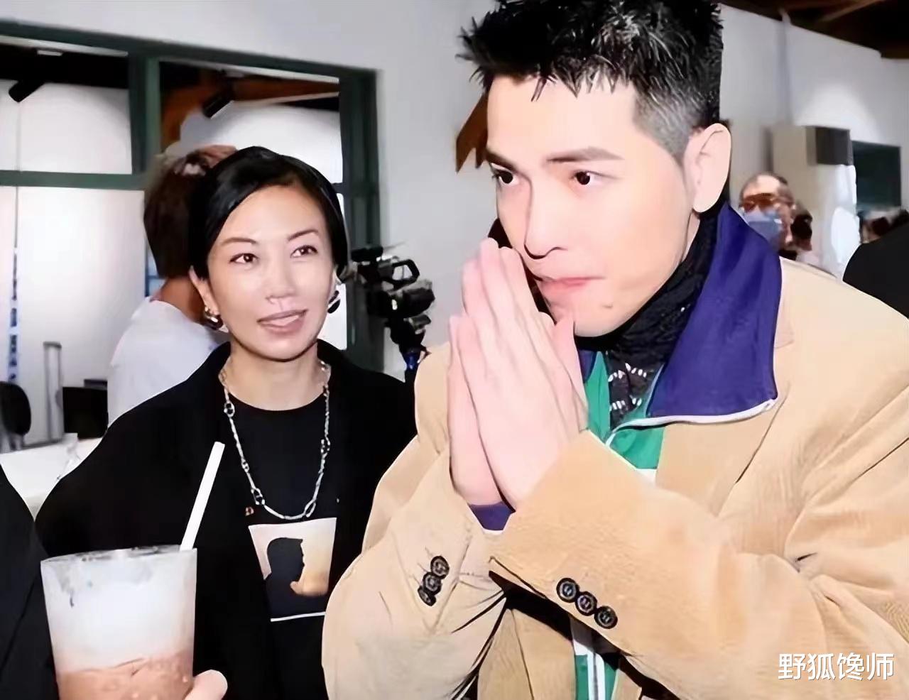 萧敬腾说对妻子是一见钟情，当年18岁萧敬腾，遇到32岁的林有慧。