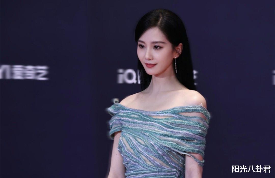 尖叫之夜红毯上,任达华的绅士风度,给内娱所有男明星上了一课