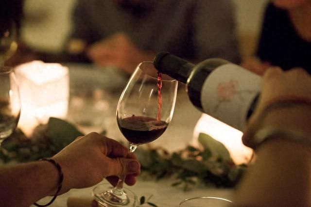 女模亲述海天盛宴:娱乐活动太疯狂,两晚挣五十万却伤痕累累