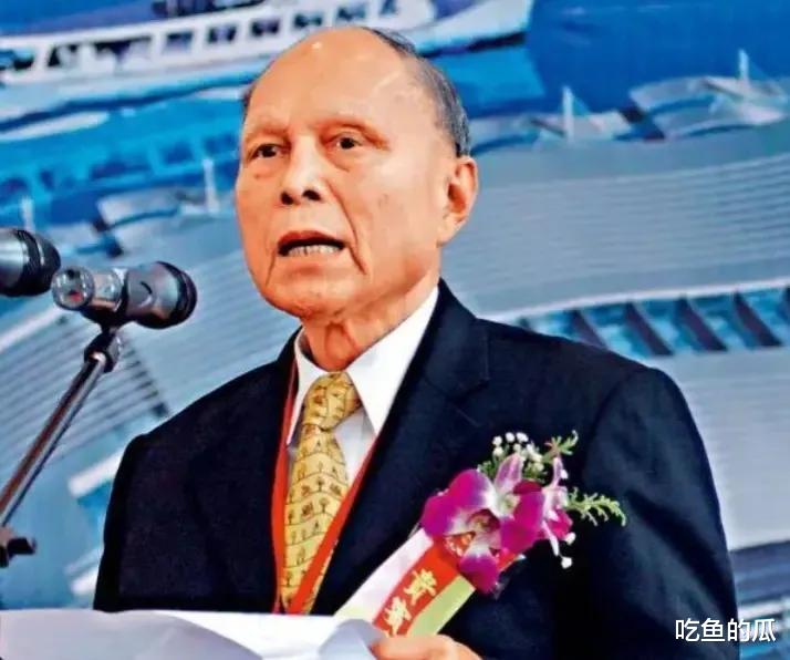 霍启刚|霍家父子四人罕见同框!纪念霍英东诞辰100周年,霍启刚颜值没弟弟高