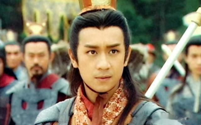 科技脸和自然脸区别多大?看完这4位老牌男神的近照,你就知道了