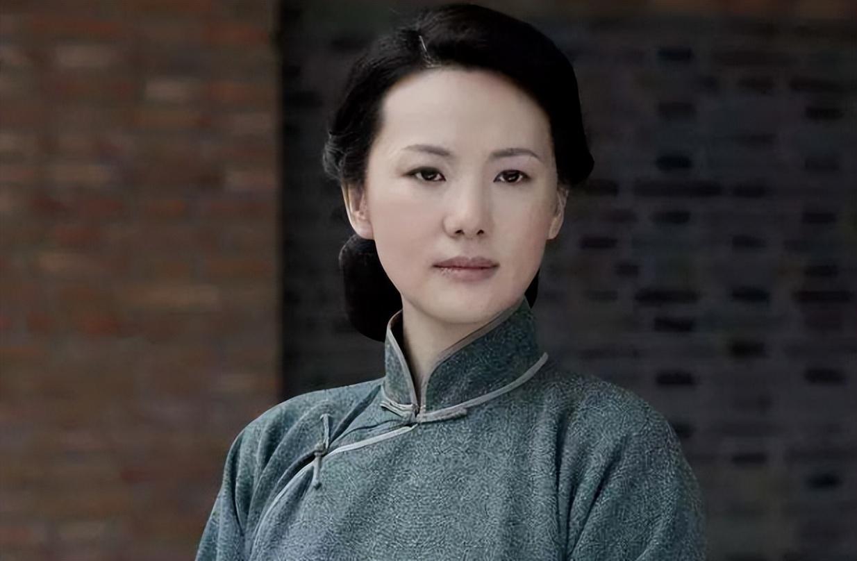 殷桃|姨圈不比叔圈香:殷桃背影冲上热搜,曾黎陈数个个都是大美人