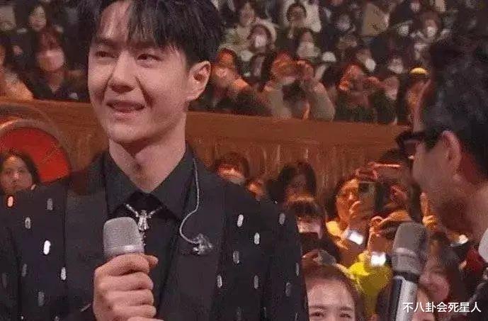 生图|满脸痘、皱纹多，明星离开了美颜，生图还不如普通人