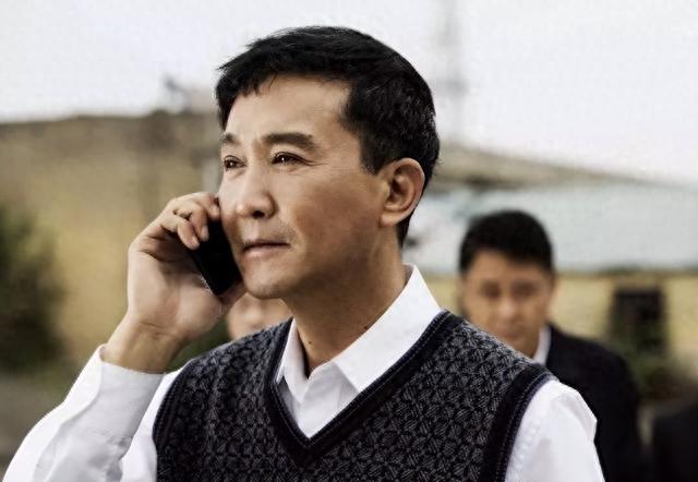 皱眉头、苦瓜脸、烂演技,却被捧成“老戏骨”,这8位该醒醒了