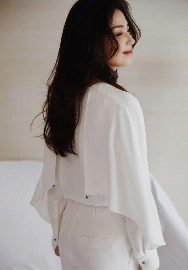 张扬|刘涛直播卸妆惹争议,被嘲妆前妆后判若两人