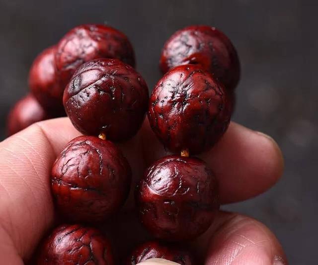 根雕|凤眼菩提如何盘红,八年老玩家盘玩心得,建议收藏