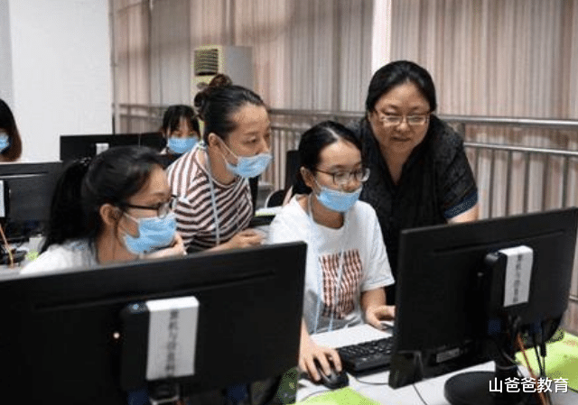|大学毕业生别乱签“三方协议”，今年新坑换旧坑，坑坑挨着应届生