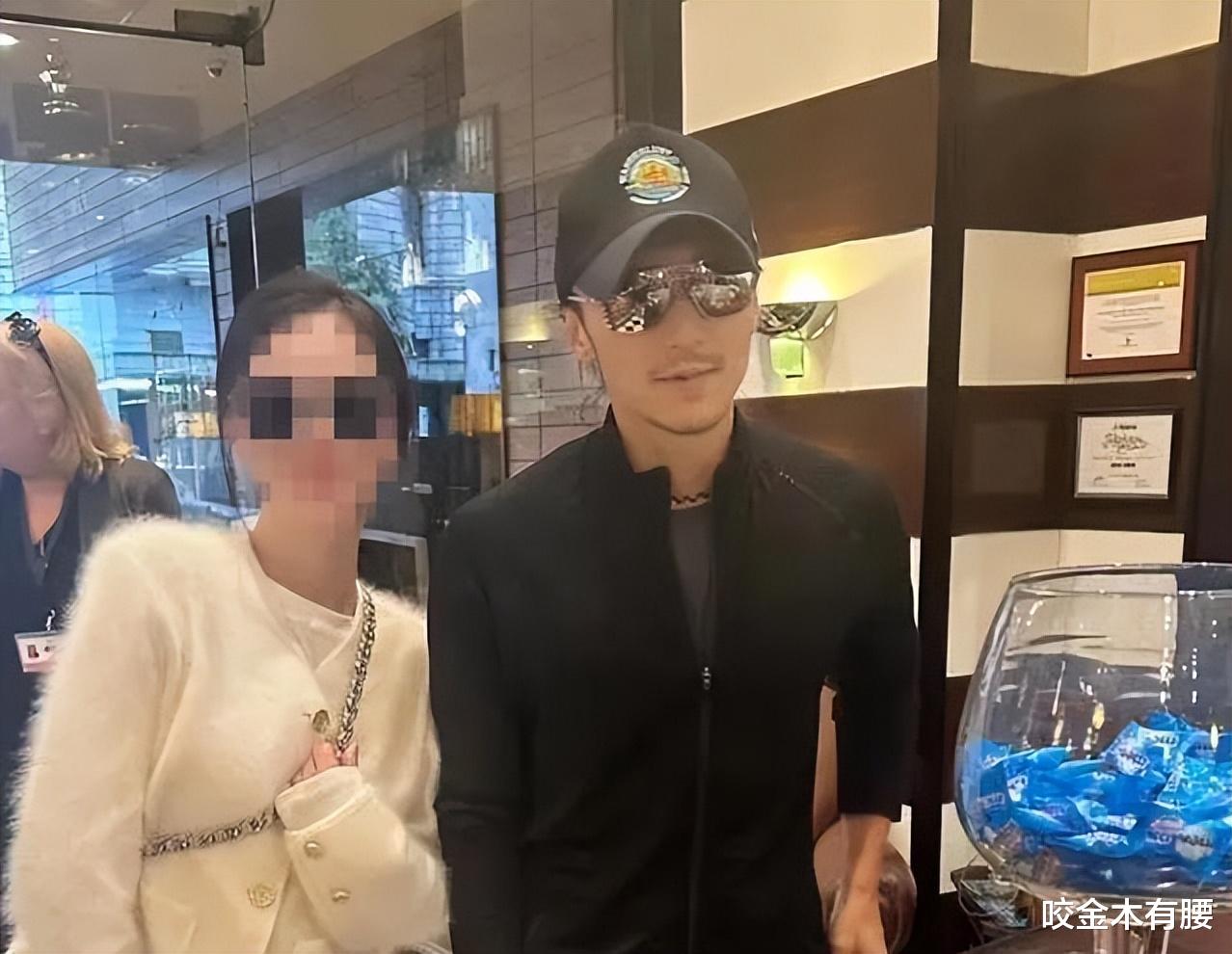 Lucas陪爸买雪茄被偶遇,个头与谢霆锋齐平,奈何气质普通遭吐槽