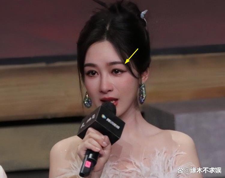 《长相思》晚会被喊退钱：杨紫落泪、张晚意邓为太尬、檀健次救场