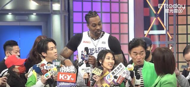 台湾|爱台妹!霍华德表白美女主持:想跟你约会!对方:我给你台湾最棒服务