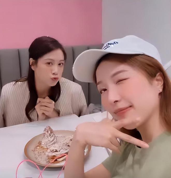 史航|郭嘉文穿露肚脐装秀身材，梁洛施努力发展事业