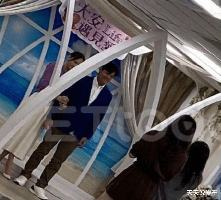 陈乔恩|曼谷机场偶遇陈乔恩,素颜露面无一丝皱纹,身材仟细宛如少女