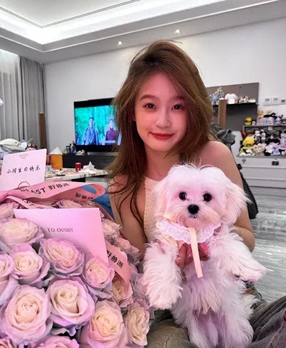 王思聪和21岁女友光速分手!女方已搬离豪宅,新女友的颜值不输明星