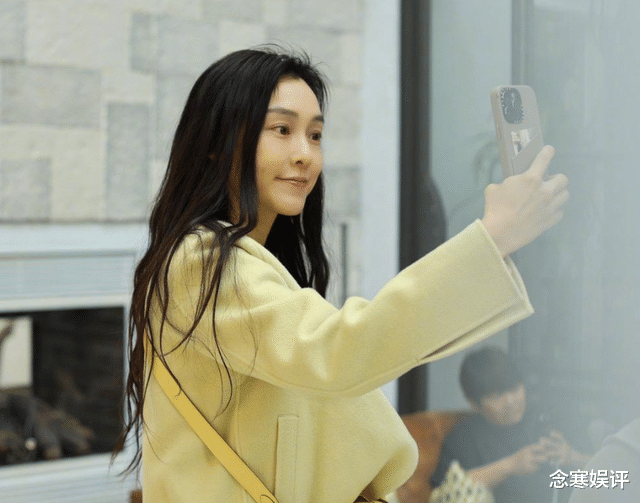 何超莲|陈建州被逼问立场，始终沉默不语，范玮琪很聪明，停更微博没烦恼