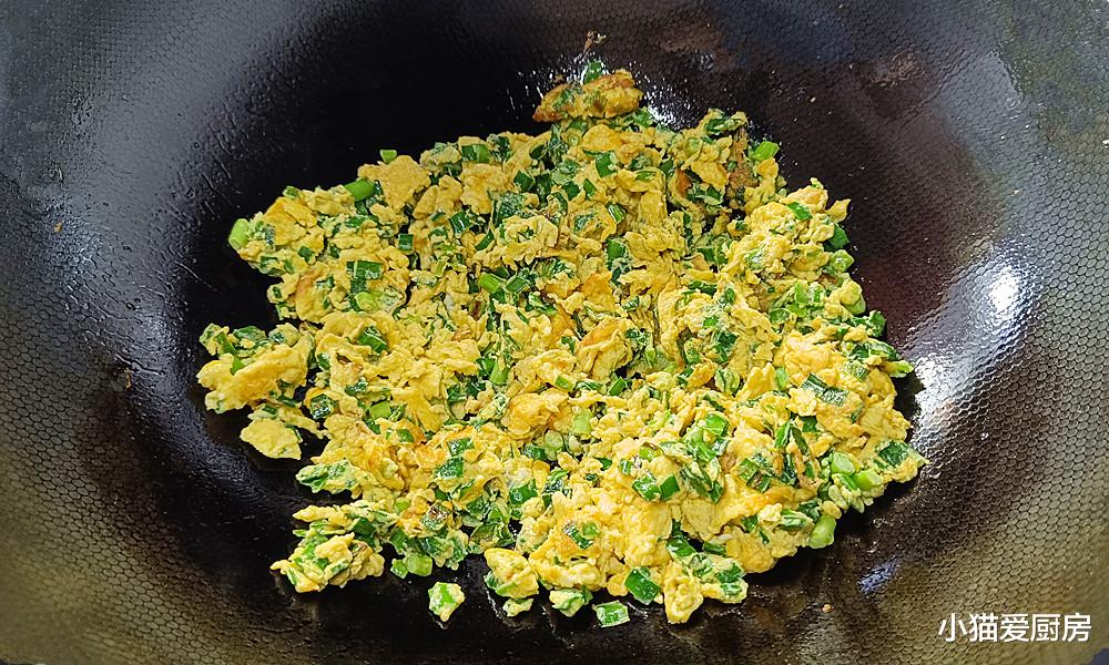 香菇|教你韭菜炒鸡蛋不一样的做法，香气十足，入味还不腥，特别好吃