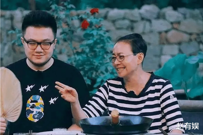 宋丹丹|王博谷:嫁小7岁巴图生2子,拿下婆婆宋丹丹,风光背后也有辛酸!