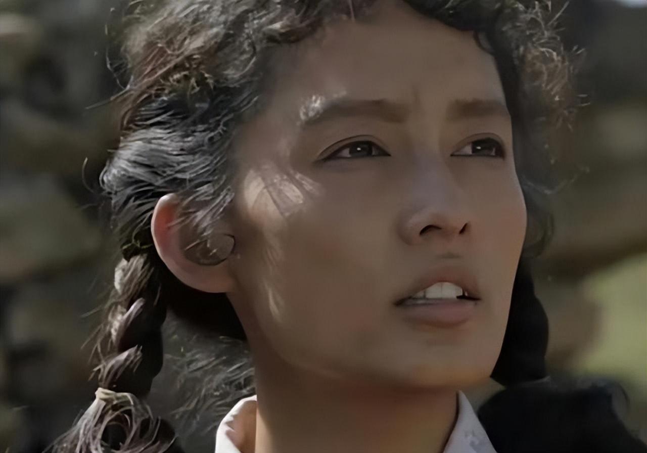 长裙 “村妇”别尬演！把金巧巧和蒋欣等人放在一起看，差别就出来了