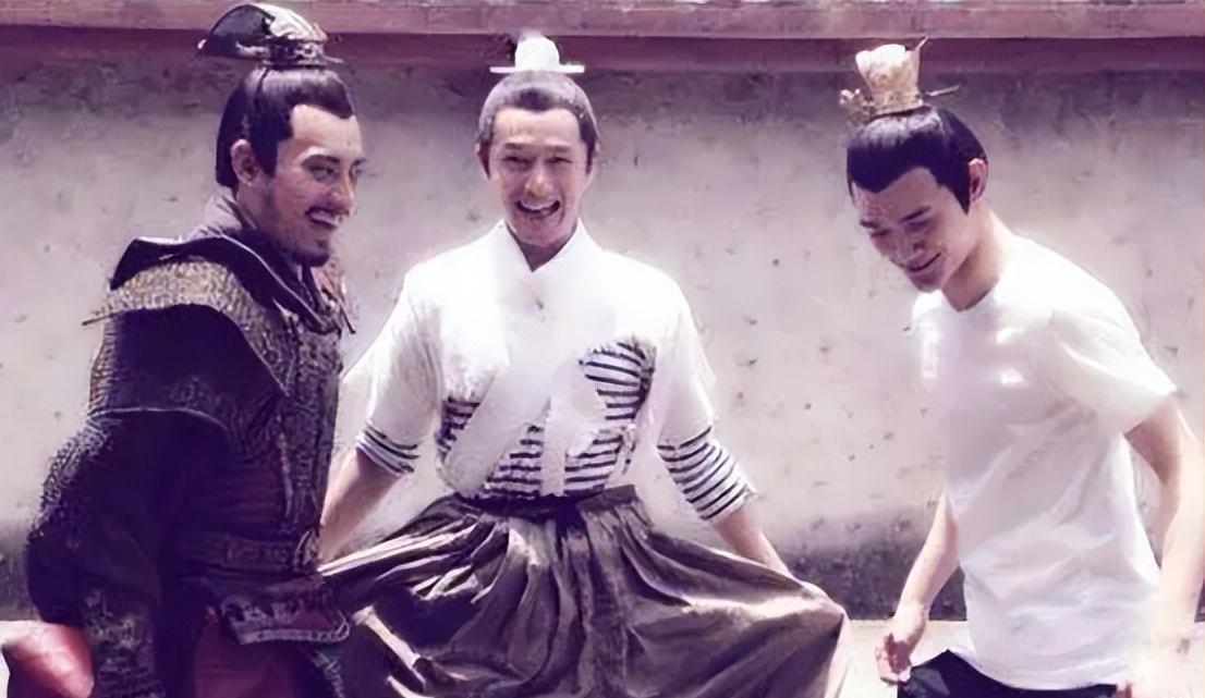 横店20万群演现状：美女泛滥成灾，裸替日入3000，成单身懒汉的天堂！