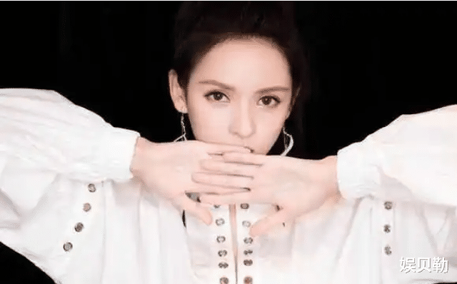 王思聪新女友换了风格,打扮低调朴素,疑似是拥有63万粉丝的网红