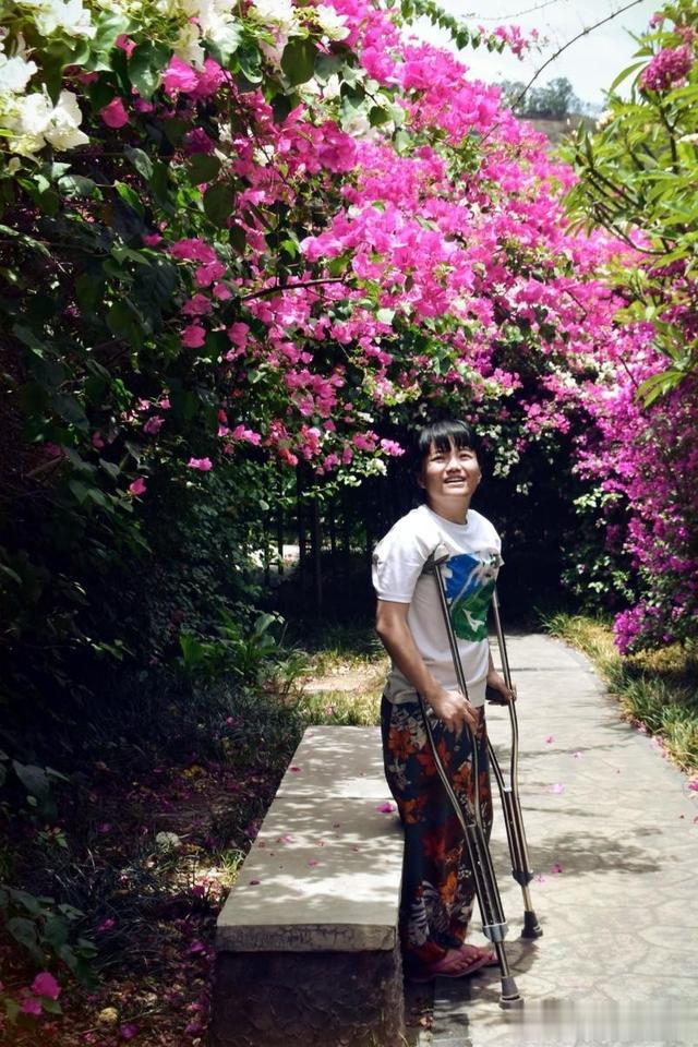 旅行|我川妹子,32岁不结婚不生孩,骑摩托环游全国,一年行36000公里