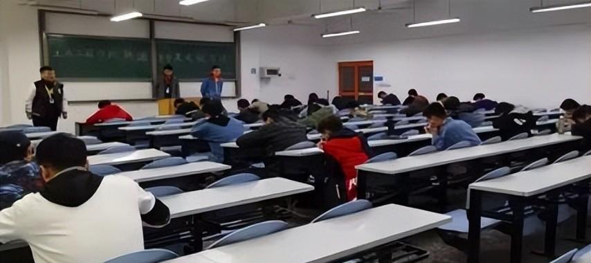招聘|“教师招聘被疑萝卜岗”刷爆热搜，撕裂多少人的遮羞布！