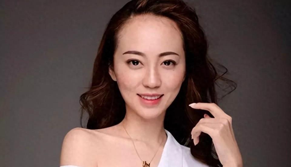 恒大歌舞团团长白珊珊:一赌便是整个青春,谎言将要败露