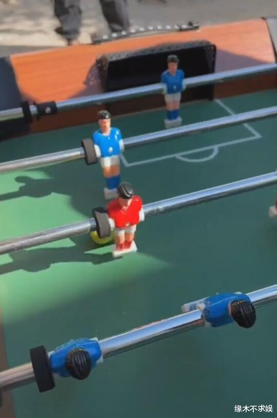 吴千语新年告白丈夫!和施伯雄过上流社会生活,笑出3层皱纹!