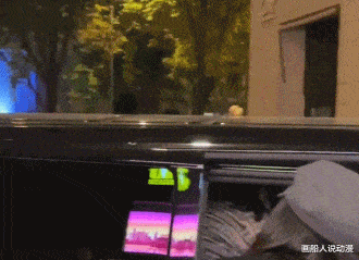 狱中的吴亦凡?搬家逃债的郑爽?被抵制的AB?47岁露脸的赵薇?