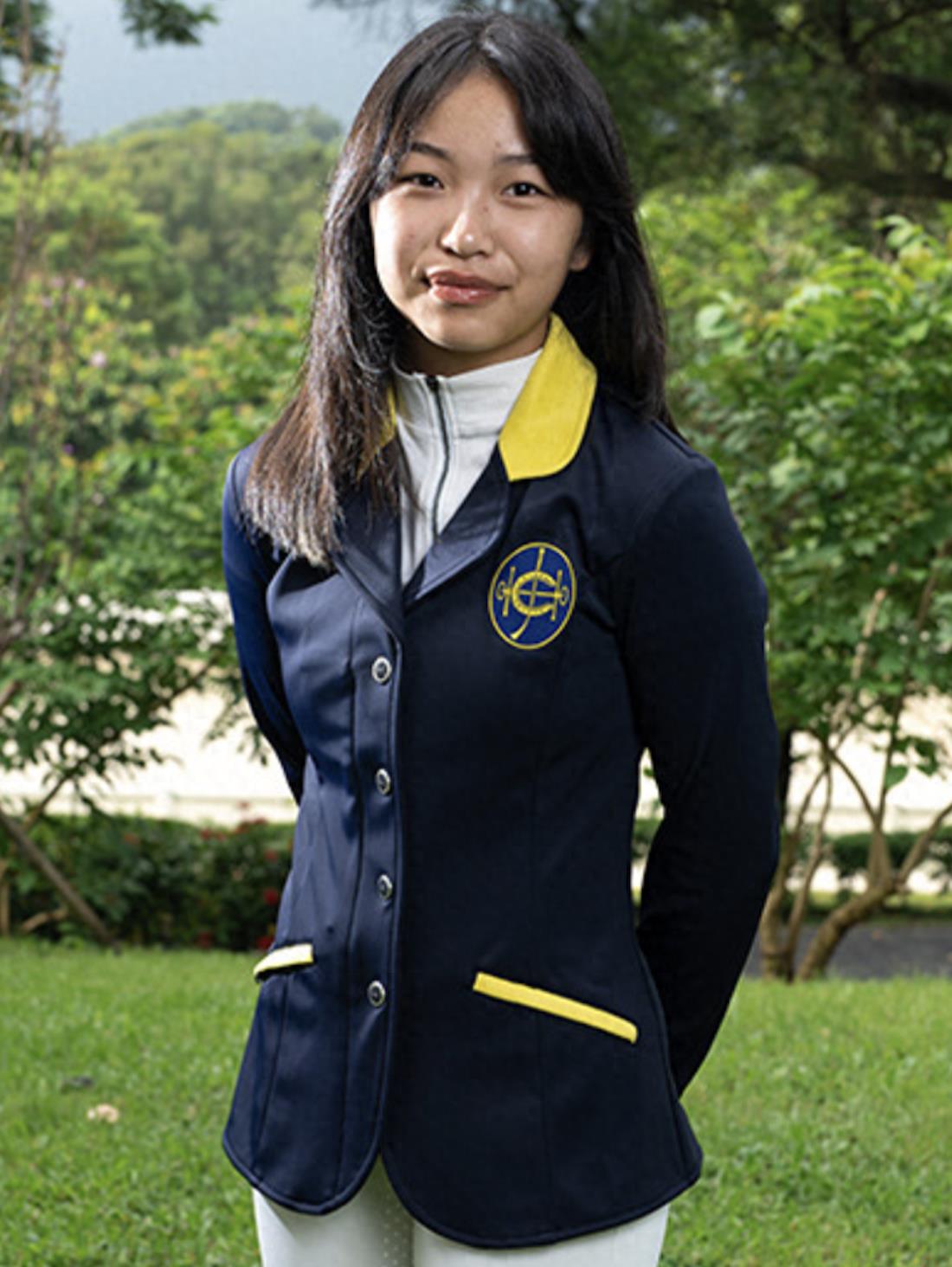 方中信15岁女儿近照曝光，方形脸厚嘴亲和力十足，长相神似莫可欣