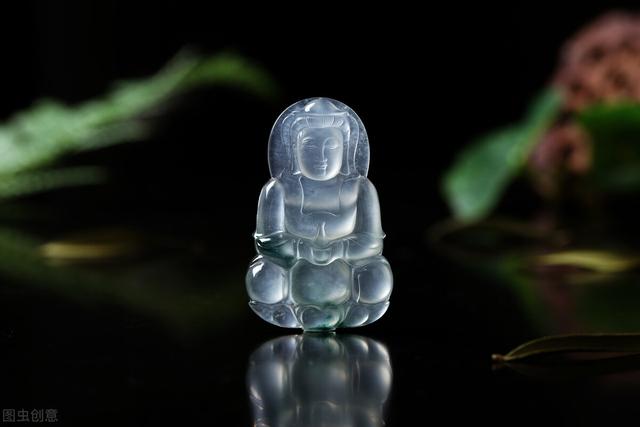 翡翠|如何区分翡翠和玻璃?翡翠和玻璃的区别是什么?