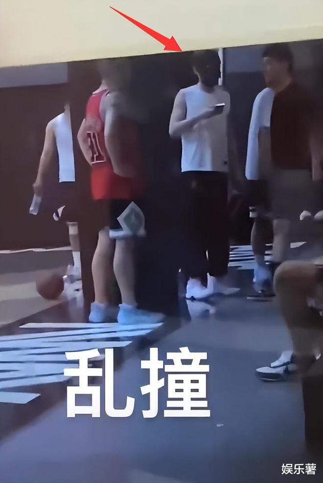 情侣生活曝光!白敬亭出现在横店迎接宋轶,两人早已同居