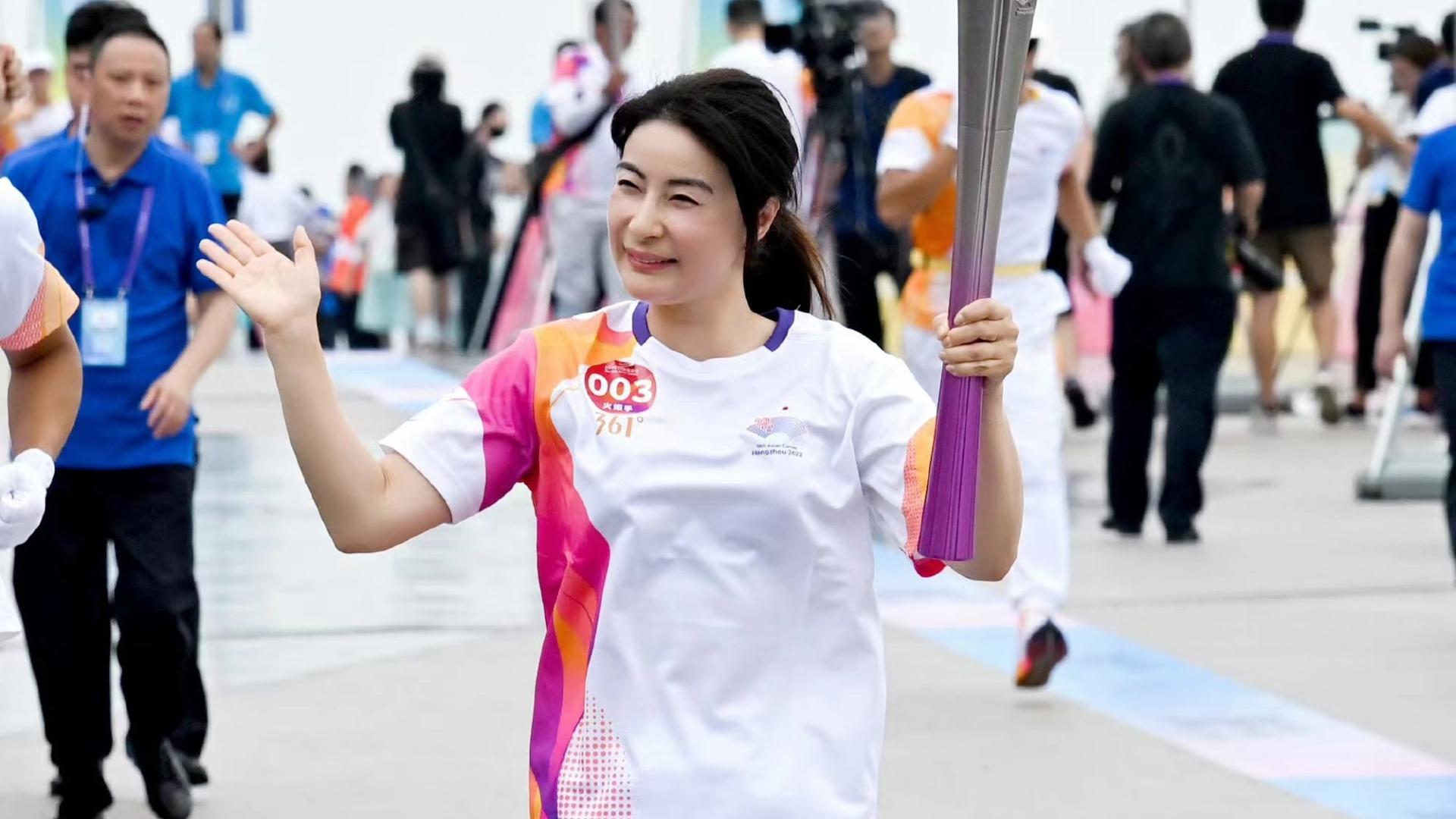 被日本媒体批评，郭晶晶素颜火炬接力被批不端庄？18时，正式回应